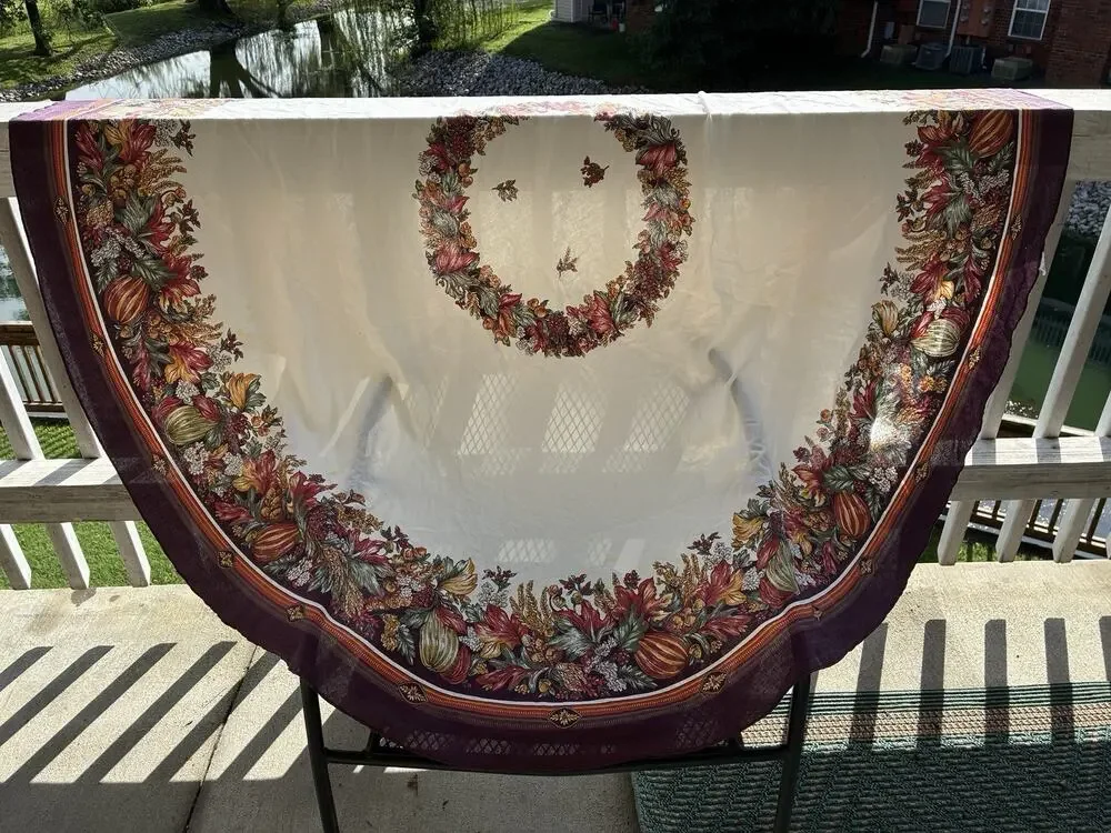 Vintage 1992 Fashion Industries Round Table Cloth 65